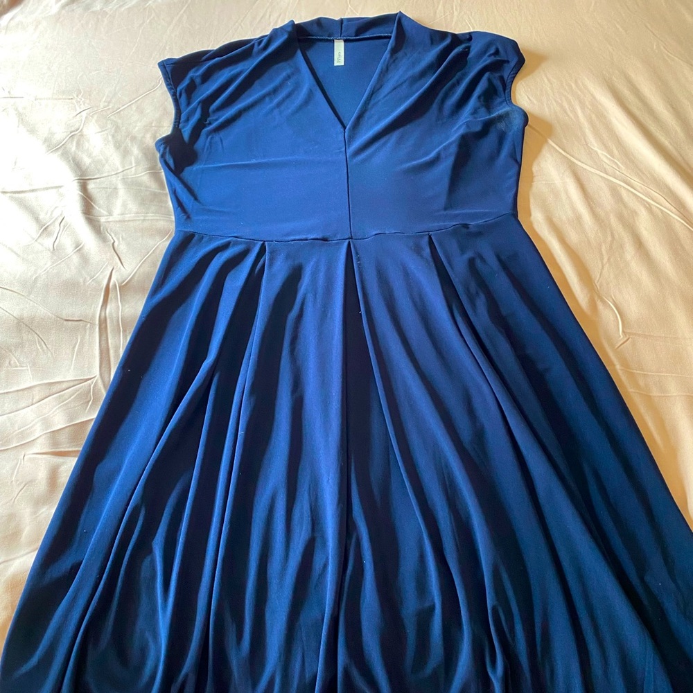 Size 10 Gilli by Modcloth navy blue dress